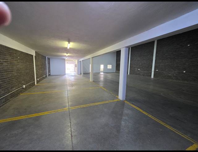 550M² WAREHOUSE TO LET IN STORMILL